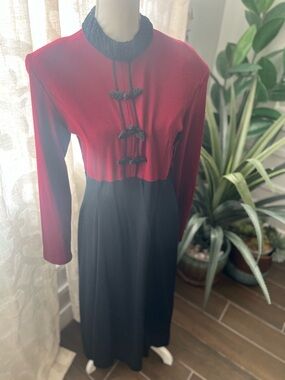 Vintage expo brand red and Black Long Sleeve Dress with Mandarin Knot Detail